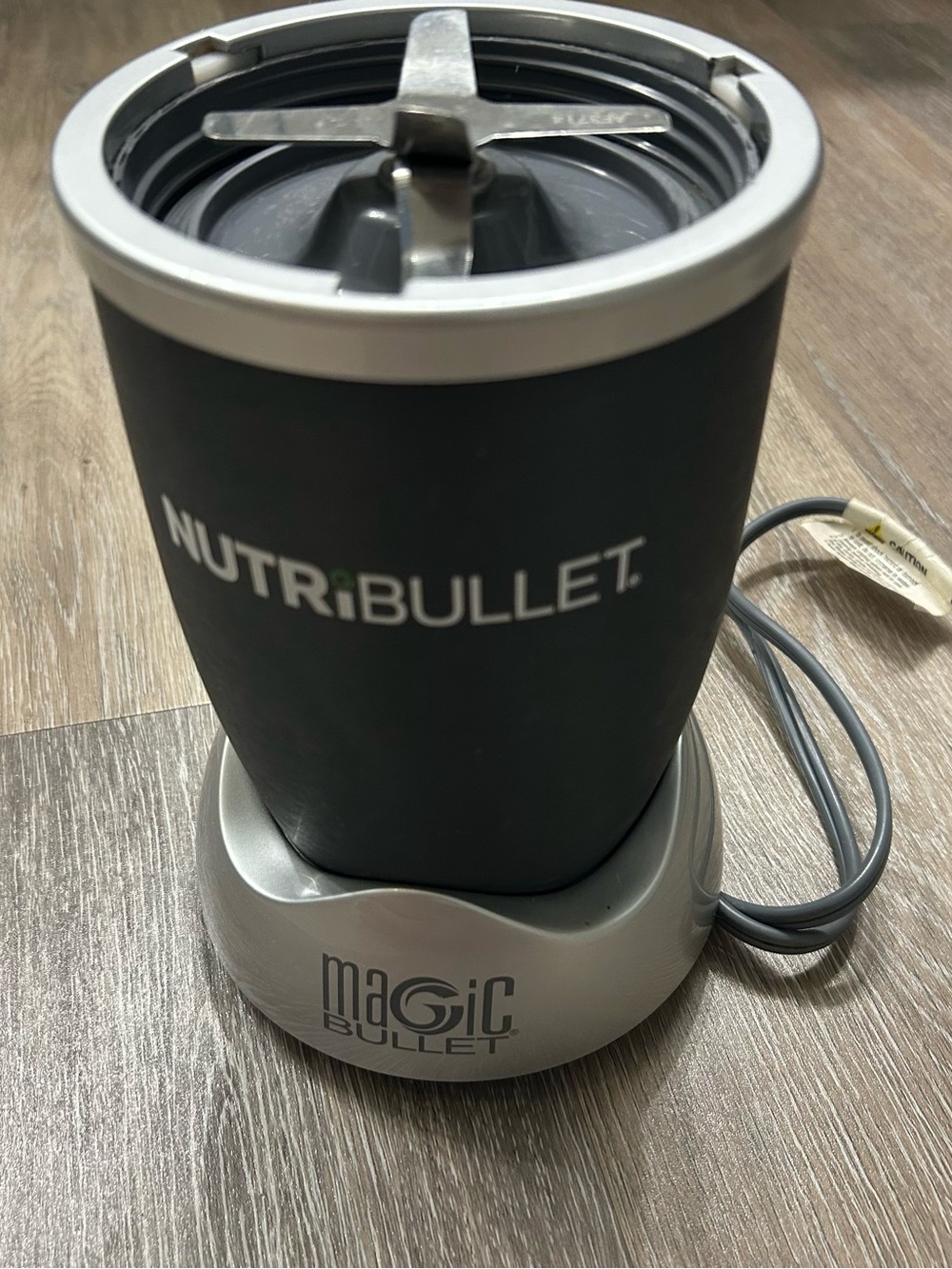 Nutribullet Magic Bullet 600 Watt Motor Model NB-WL012-23 Base And Blades Only